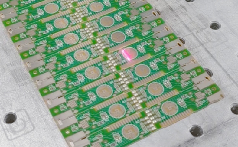 PCB΢������������Ӳ�ȵ��¿�϶�ص��ķ���