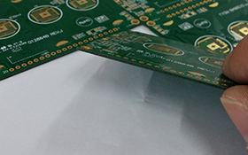 PCB�弤���и��